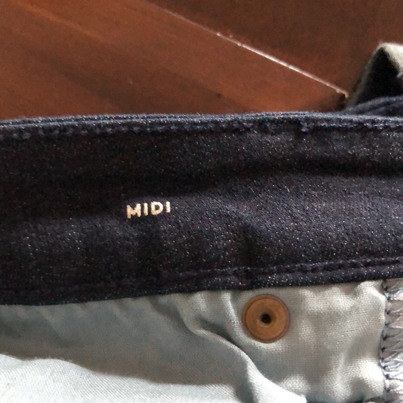 Women’s size 14W universal thread Midi blue Jean shorts - Picture 3 of 9